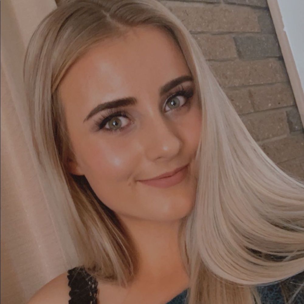 Meet your Posher, Stephanie